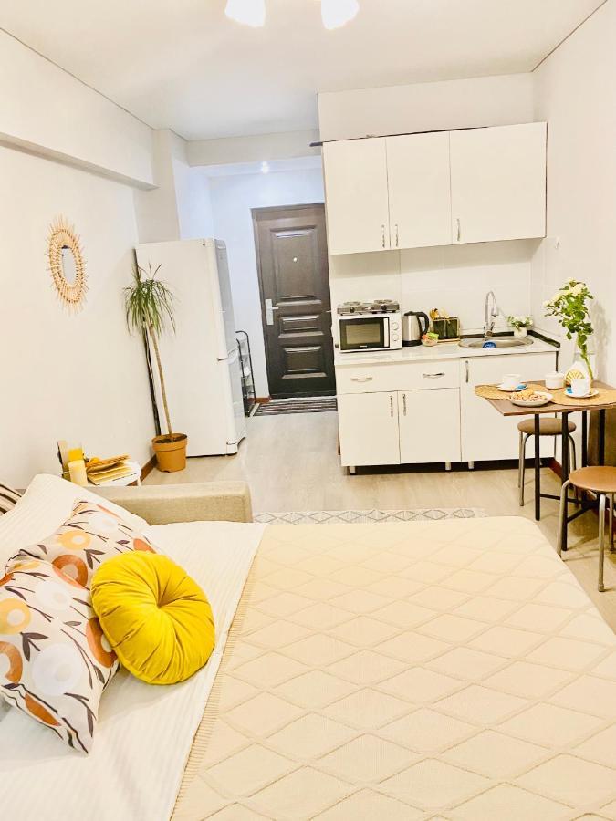 Like Home Apartments Timiryazev Street อัลมาตี ภายนอก รูปภาพ